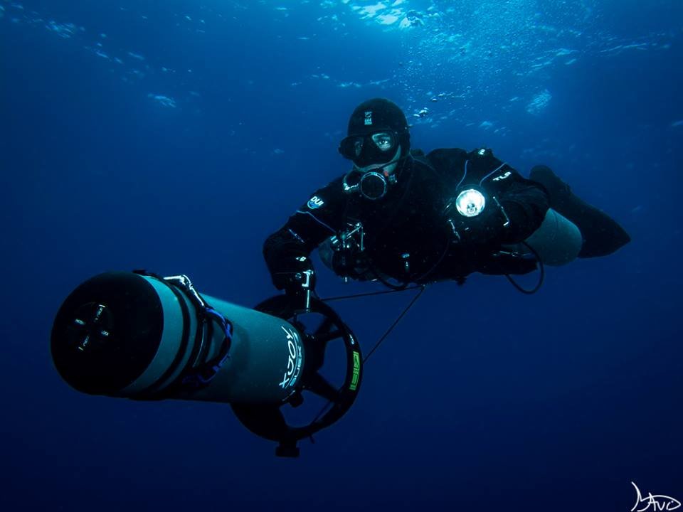 Alvaro from Liquid Planet in a Dpv sidemount dive