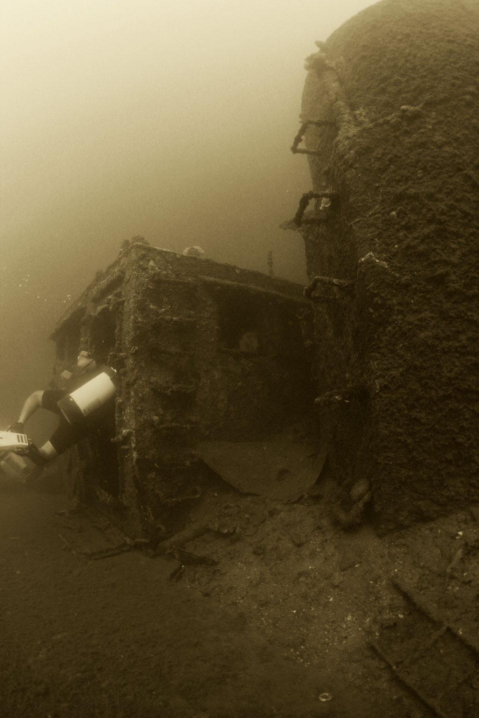 Wreck Diving Subic Bay (3)