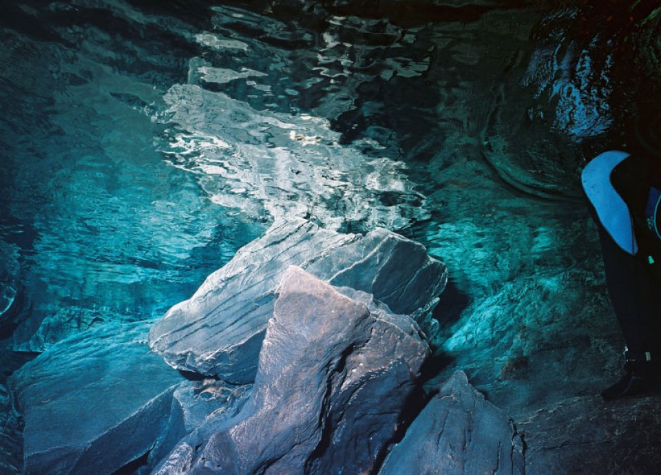 Siphon in a cave, from underwater